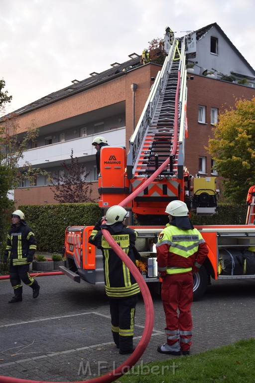 Feuer 2 Y Koeln Suerth Elisabeth Selbertstr P132.JPG - Miklos Laubert